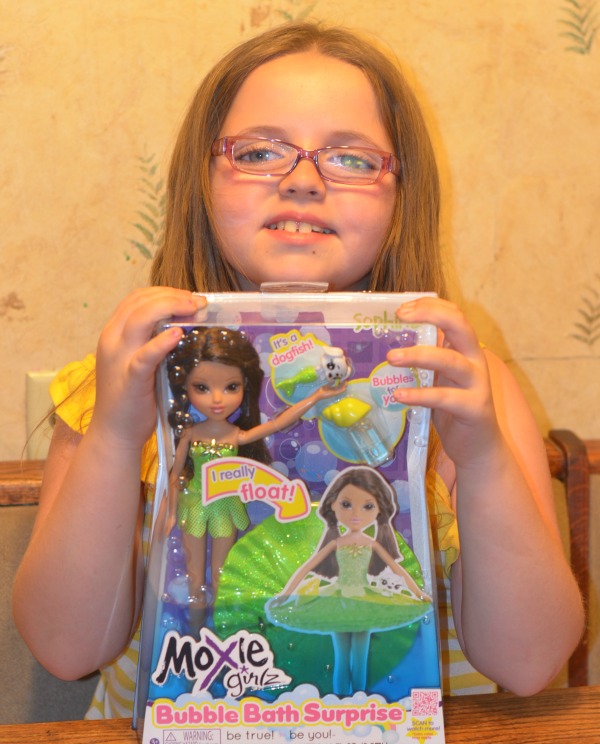 Moxie Girlz Bubble Bath Surprise Doll Sophina Review Giveaway