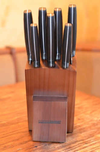 http://www.mommyenterprises.com/moms-blog/wp-content/uploads/2012/11/gordon-ramsay-8-piece-knives.jpg