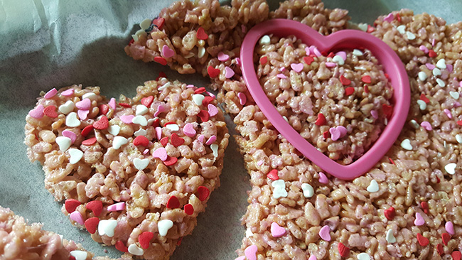 heart-rice-krispies-treats