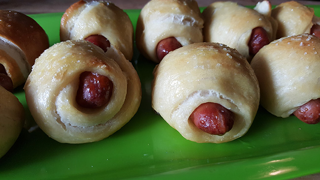 mini pretzel pigs in blanket recipe