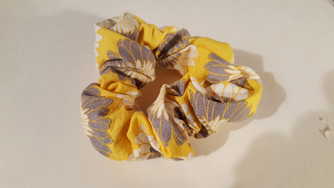 Make Scrunchie With Hot Glue