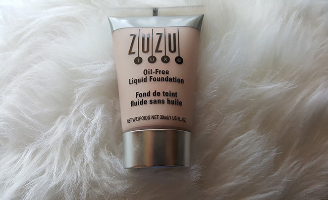 Zuzu Luxe Oil-Free Liquid Foundation L-3