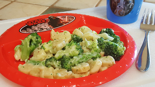 BIrds Eye Star Wars Yoda shaped pasta & broccoli in white cheese sauce