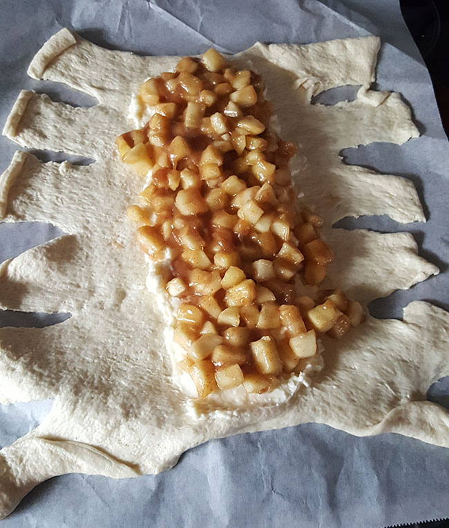 Making An Apple Braid