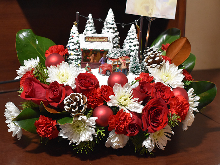 Share Your #LoveOutLoud With Teleflora’s New Christmas Floral Arrangements