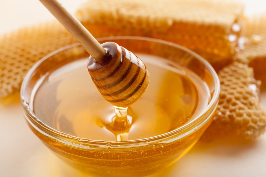 3 Holistic Ways to Use Honey at Home Mom's Blog