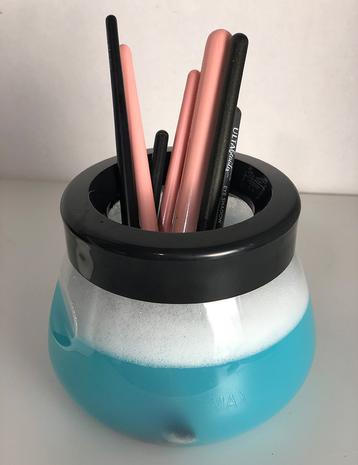 DIY Makeup Brush Cleaner