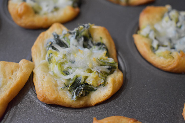 Easy Spinach Dip Puffs