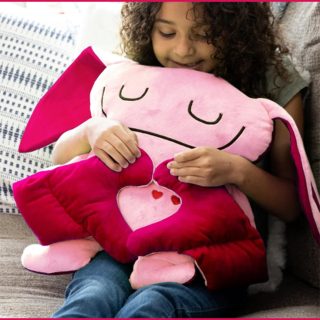 Bumpas Dolls Give Hugs For Valentine’s Day